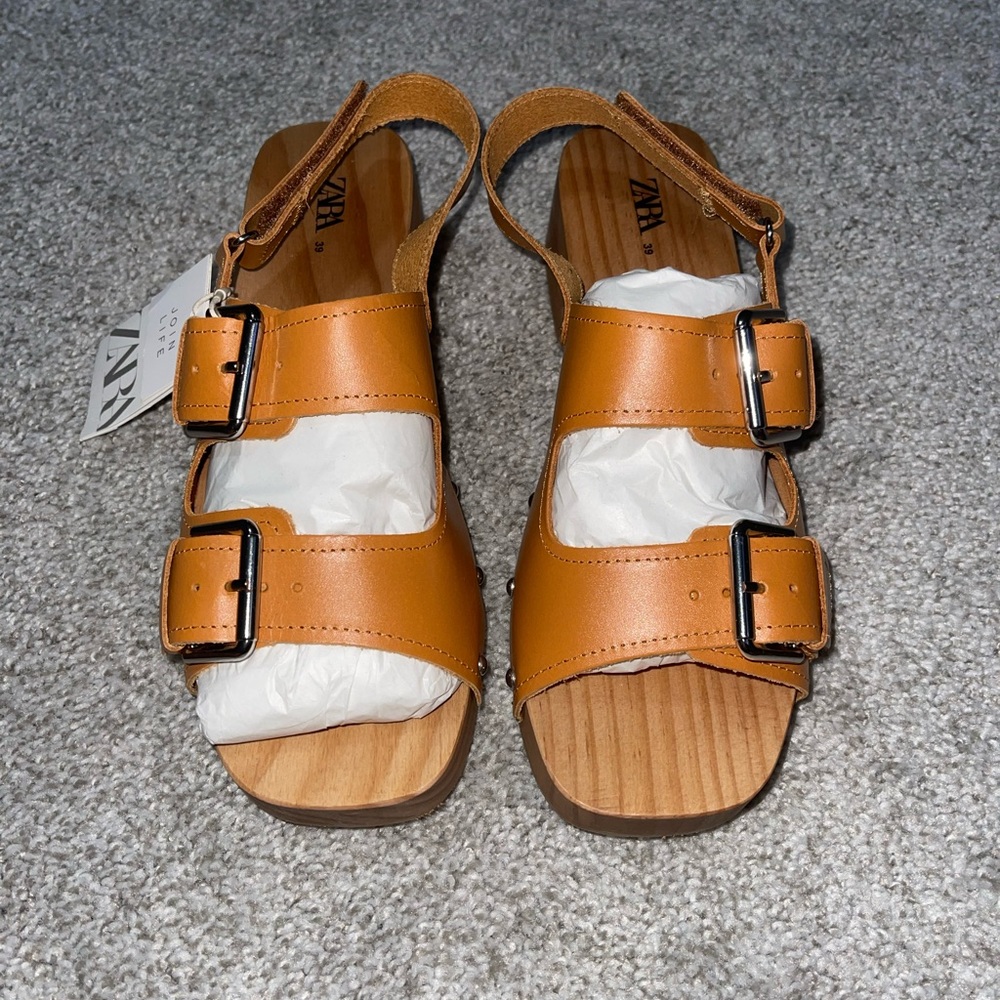 Brand new wood and leather clogs, size 6, chestnut brown